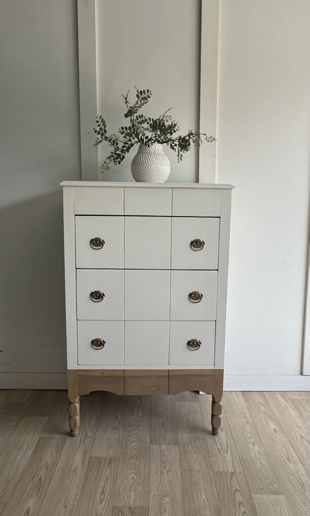 3 Drawer Antique Spindle Leg Dresser