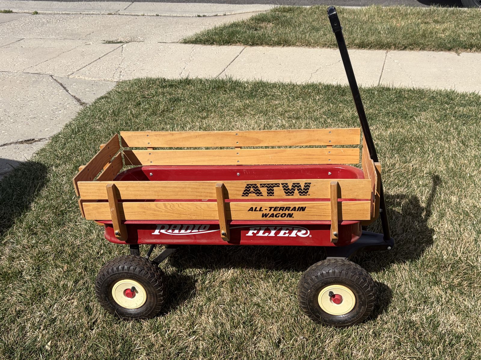 Radio flyer red wagon