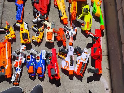 NERF GUNS