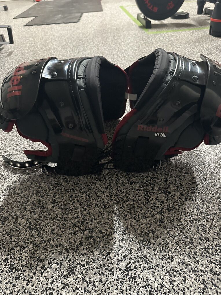 Riddell Rival Football Shoulder Pads