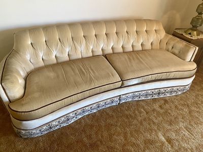 * Vintage Couch / Sofa *