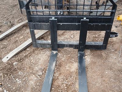 Skid steer forks brand new
