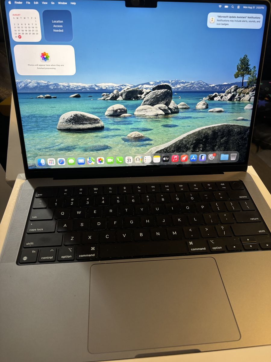 IN OPEN BOX 14" 2021 WITH M1 PRO CHIP, 16GB RAM, 512GB SSD AND 120 DAY WARRANTY!