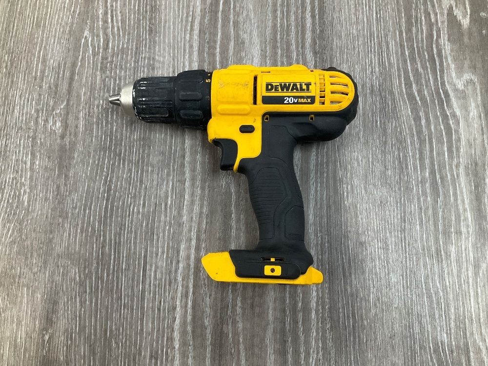 DEWALT 1/2 INCH CORDLESS DRILL DRIVER (TOOL ONLY)