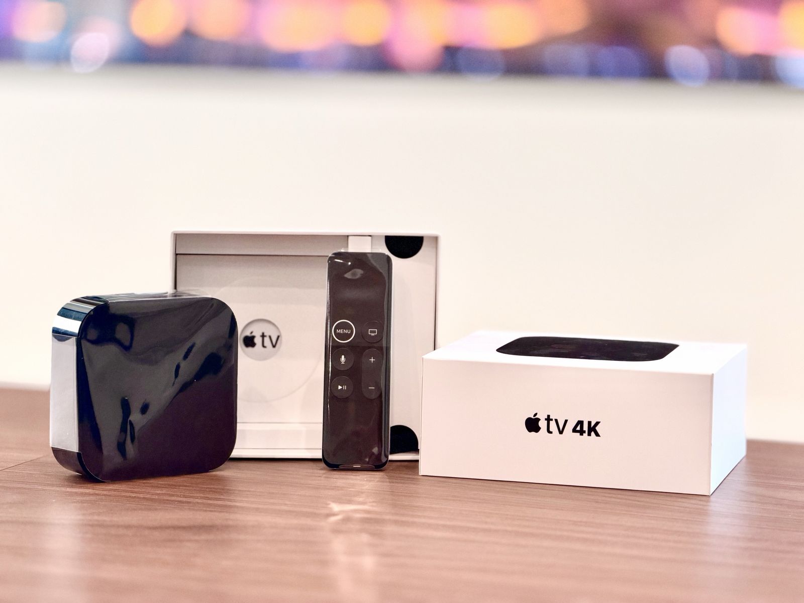 Apple TV 4K Smart TV Ultra HD - LIKE NEW - Includes Remote, Original Accessories