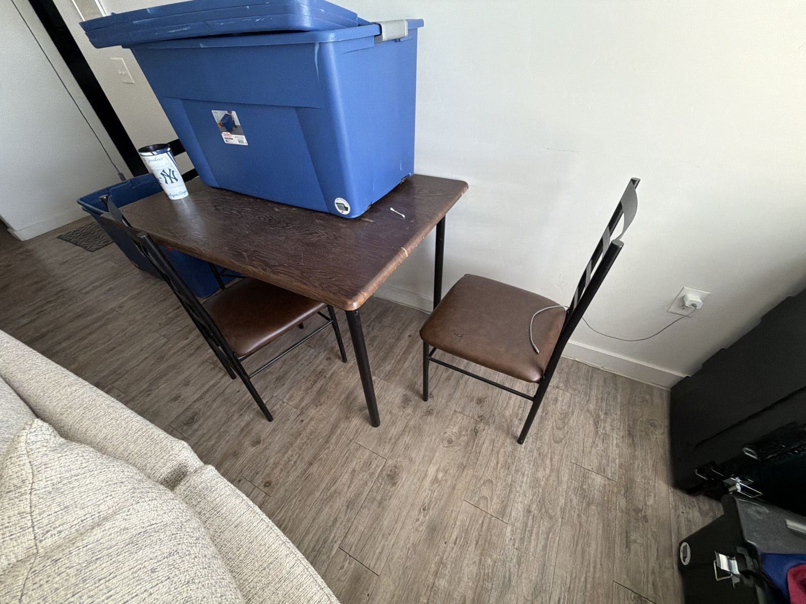 Kitchen table 3 chairs