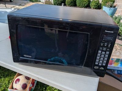 Panasonic Inverter 1250W Countertop Microwave Oven - Black