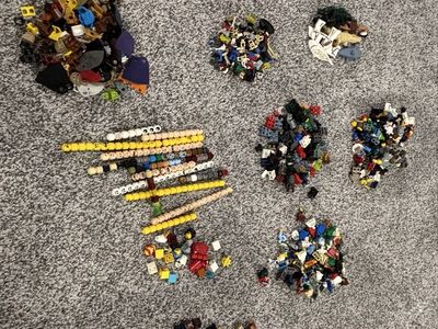Bulk Lego minifigure lot