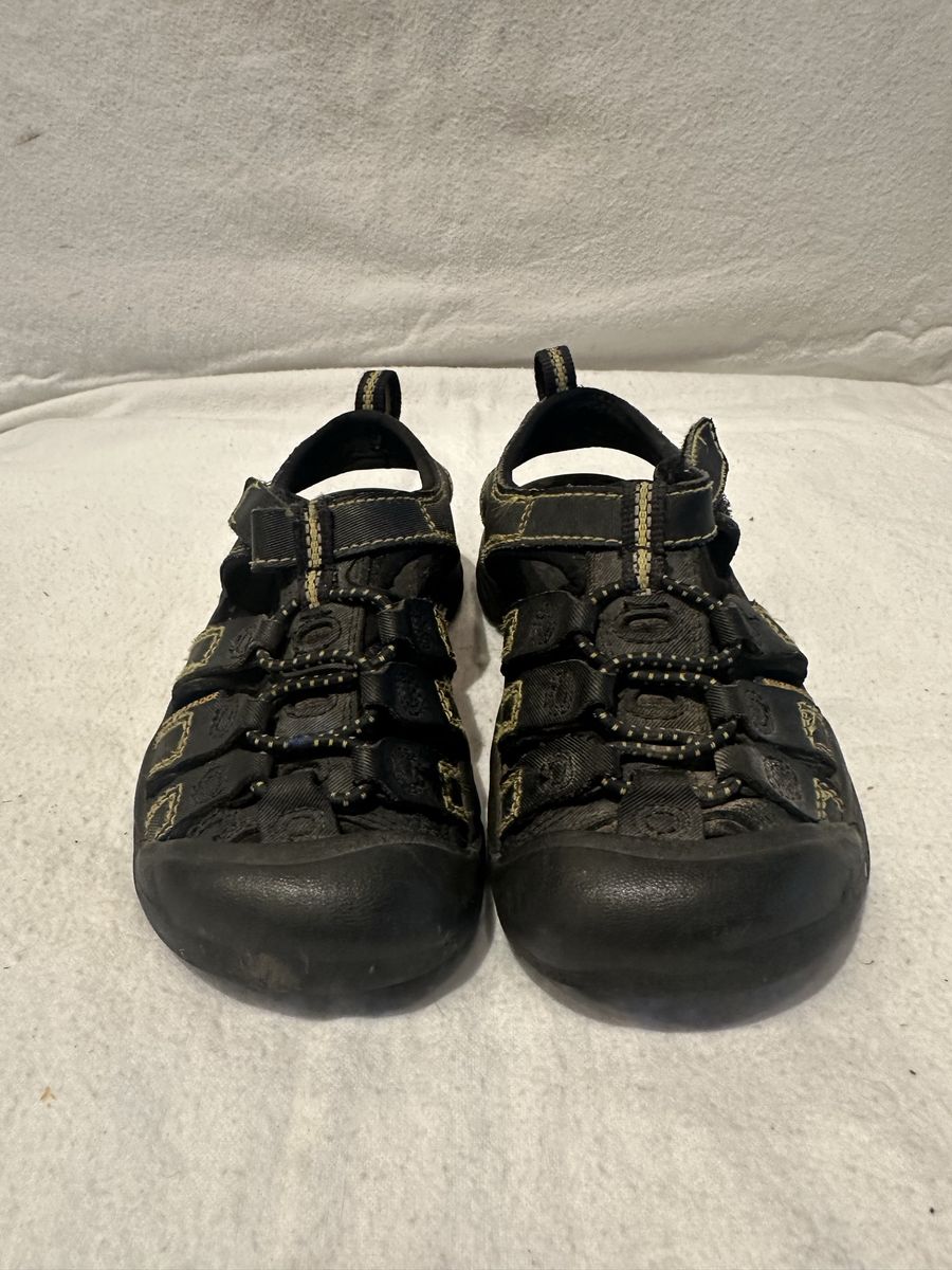 Keen toddler size 11 black WP hiking sandals