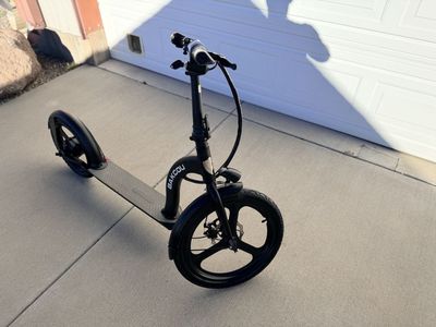 Bakcou Badger Electric Scooter