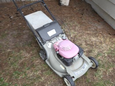 Honda Harmony HRM215 lawnmower with bagger