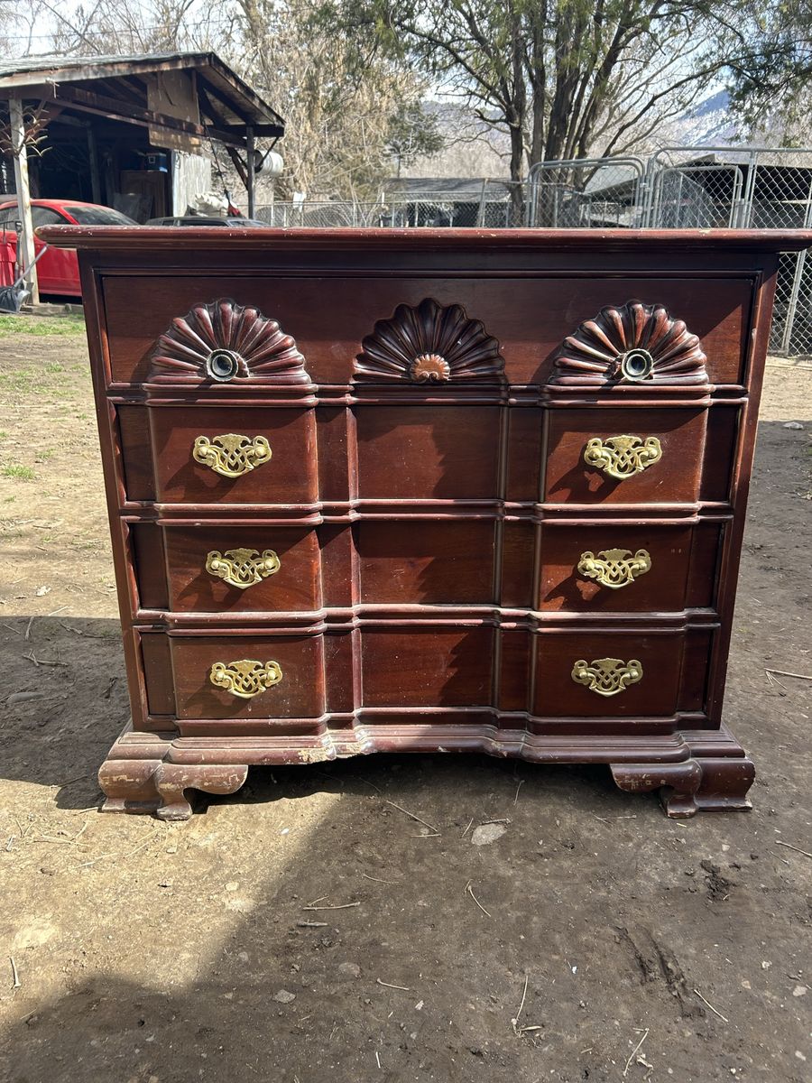 NIce 3 Drawer Dresser Antique