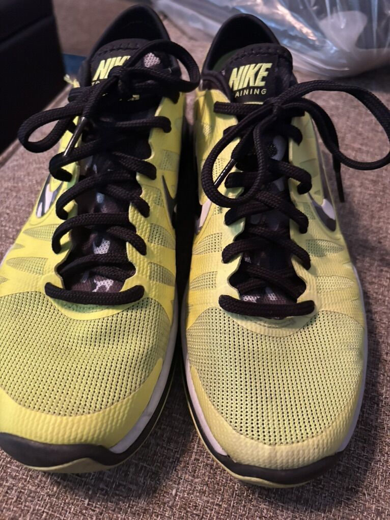 Nike Fles Supreme Tr 3pr Running Shoes Size8