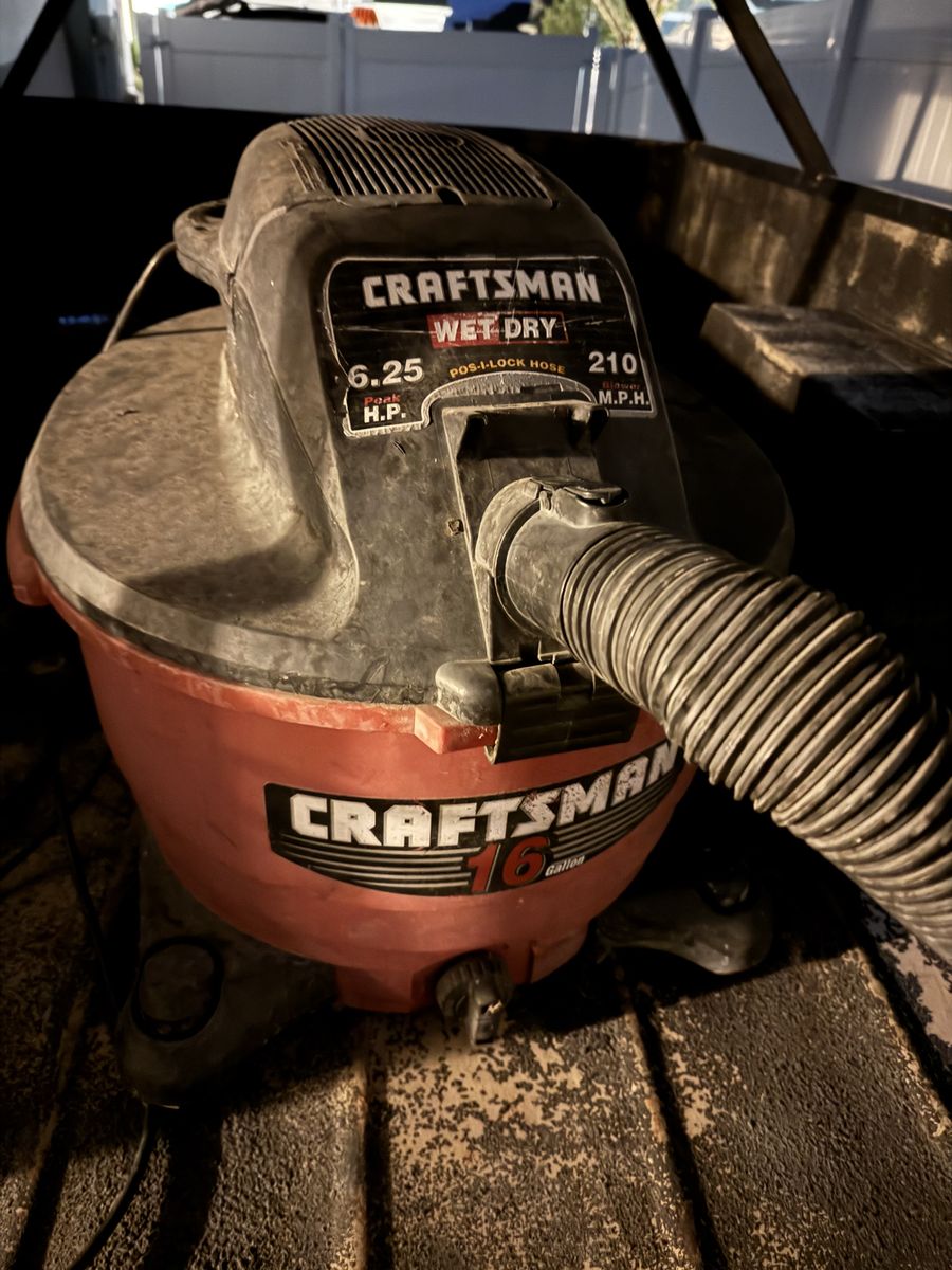 Craftsman 16 Gallon Wet/Dry Vacuum