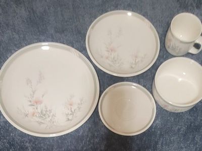 Noritake Calla Lily 5-Piece Place Setting
