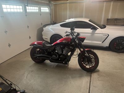 2007 Victory Hammer S Motorcycle - 100ci V-Twin, 6-Speed, Red Gatlin Wheels