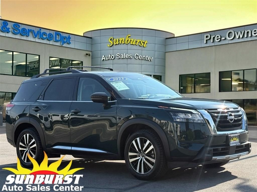 2023 Nissan Pathfinder Platinum