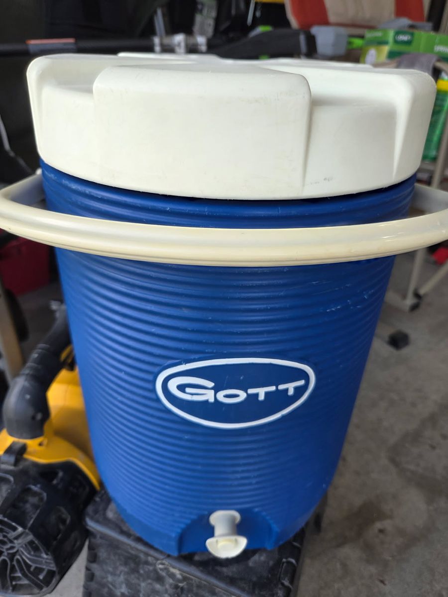GOTT Blue 2 Gallon Water Cooler Jug with Spout and Handle