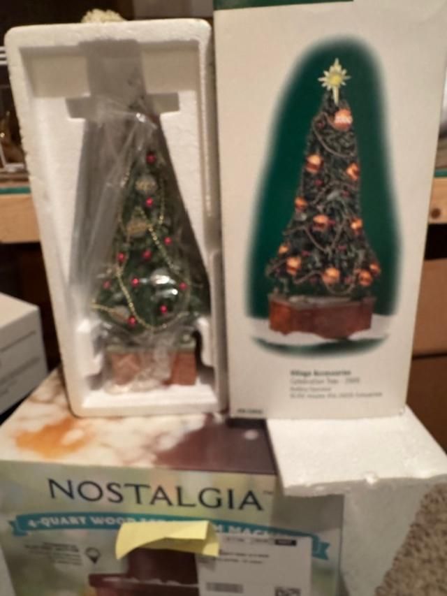 Vintage Nostalgia lighted musical Christmas tree,
