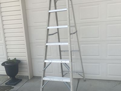 8 Foot Stanley Step Ladder