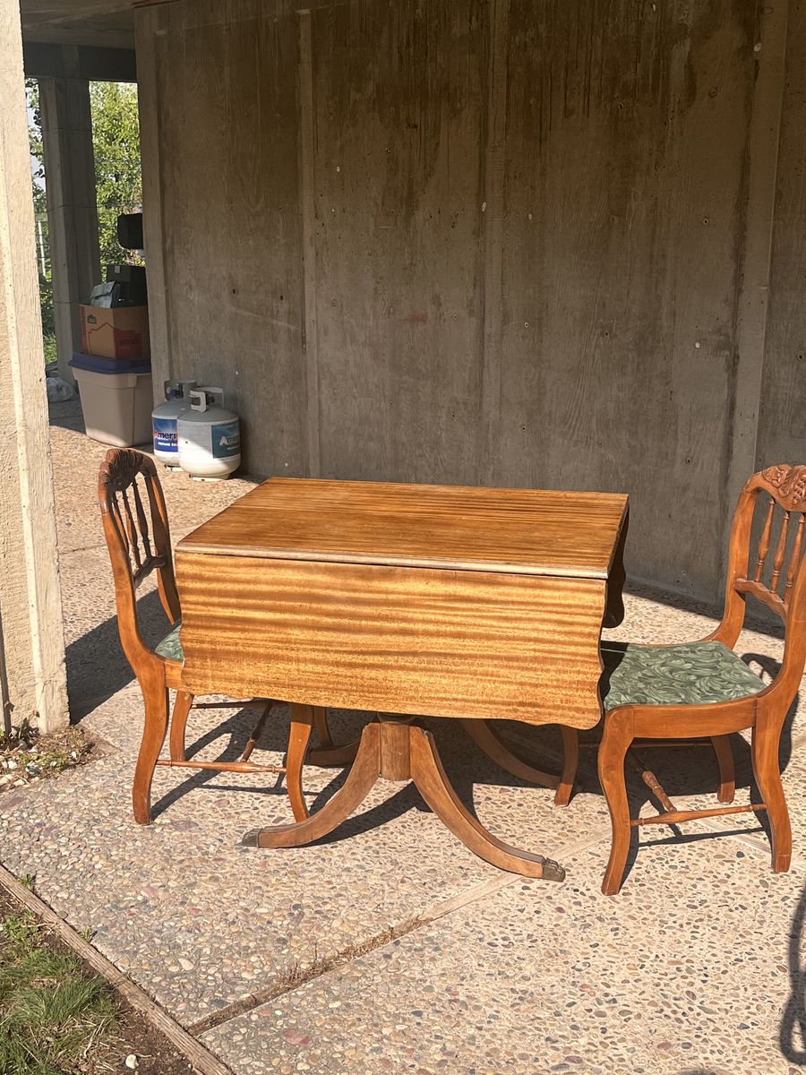Duncan Phyfe Table and 2 Chairs