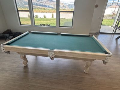 Pool table