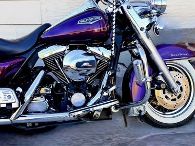 Immaculate 1998 Harley Davidson Road King Evo 30,000 miles. Professionally painted 1 year ago