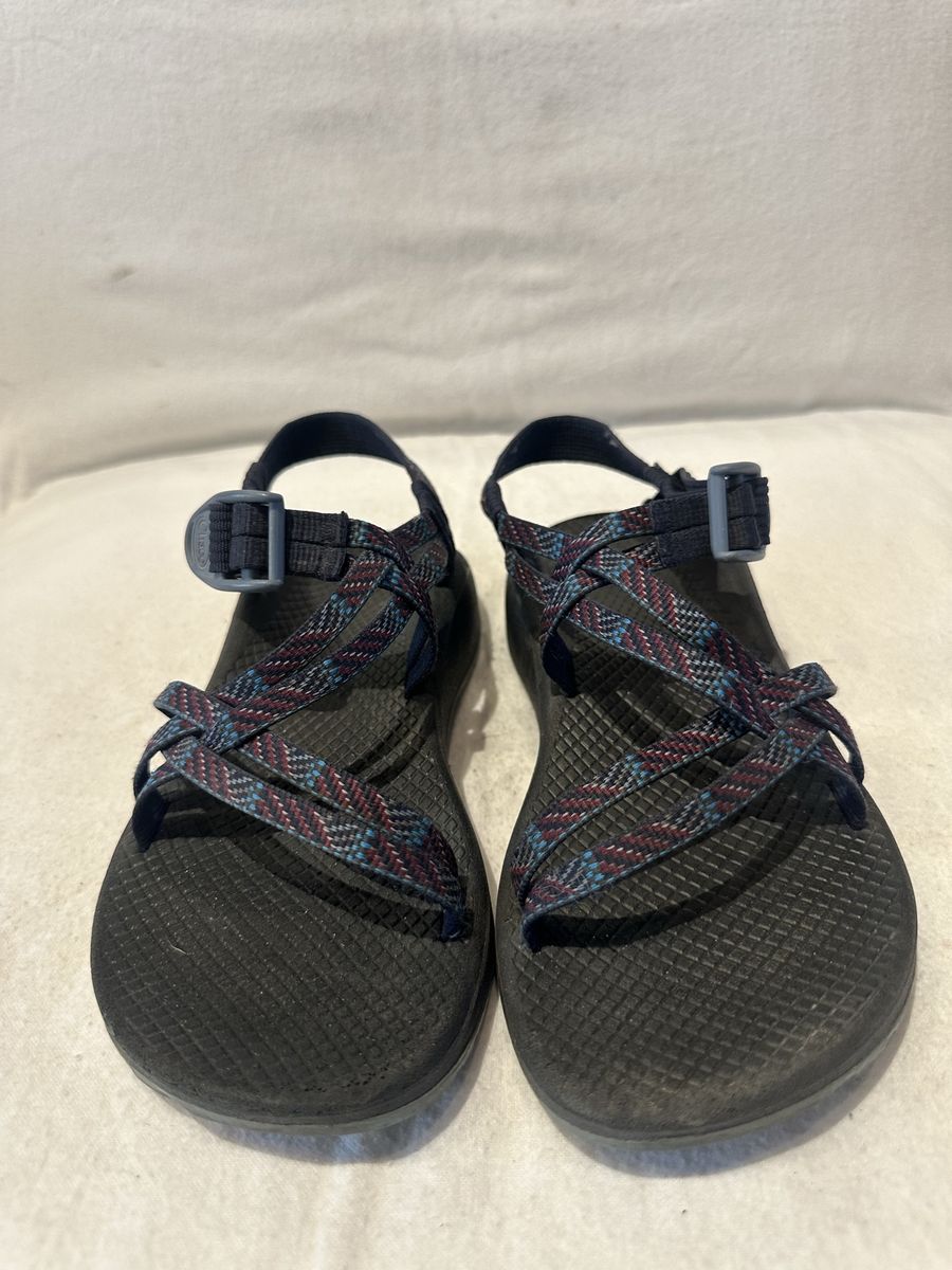 Chaco women’s size 7 blue/black/maroon hiking sandals