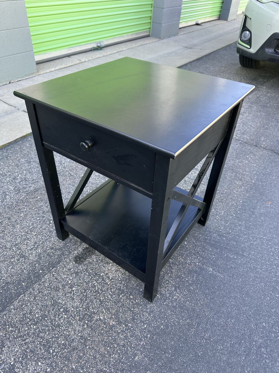 Night Stand With Drawer And Shelf