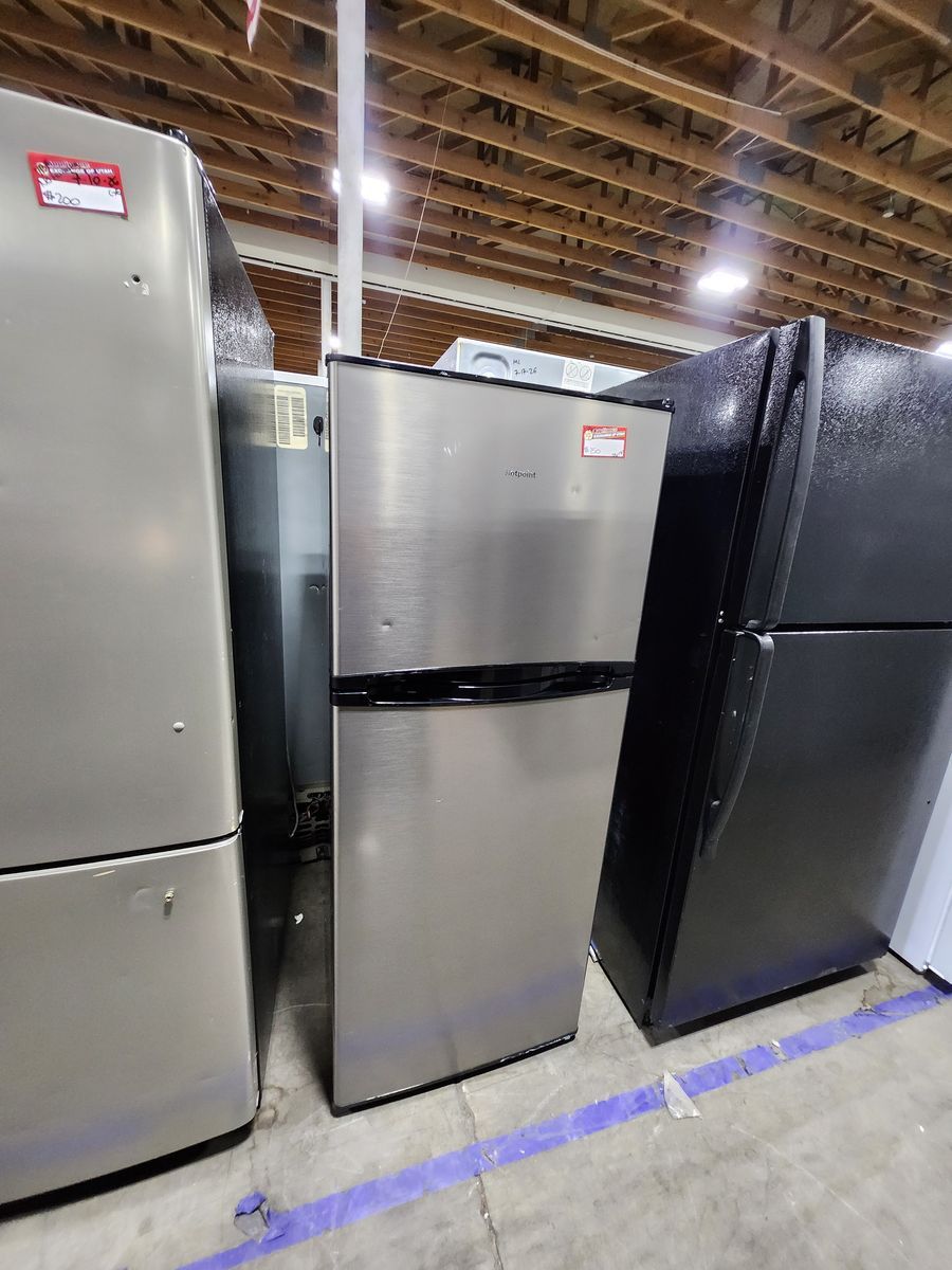 Hotpoint Stainless Steel Top Freezer Refrigerator