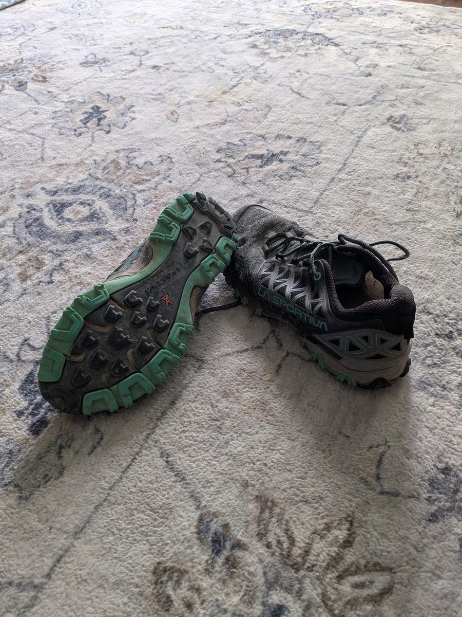 7.5 WOMENS TRAIL RUNNERS