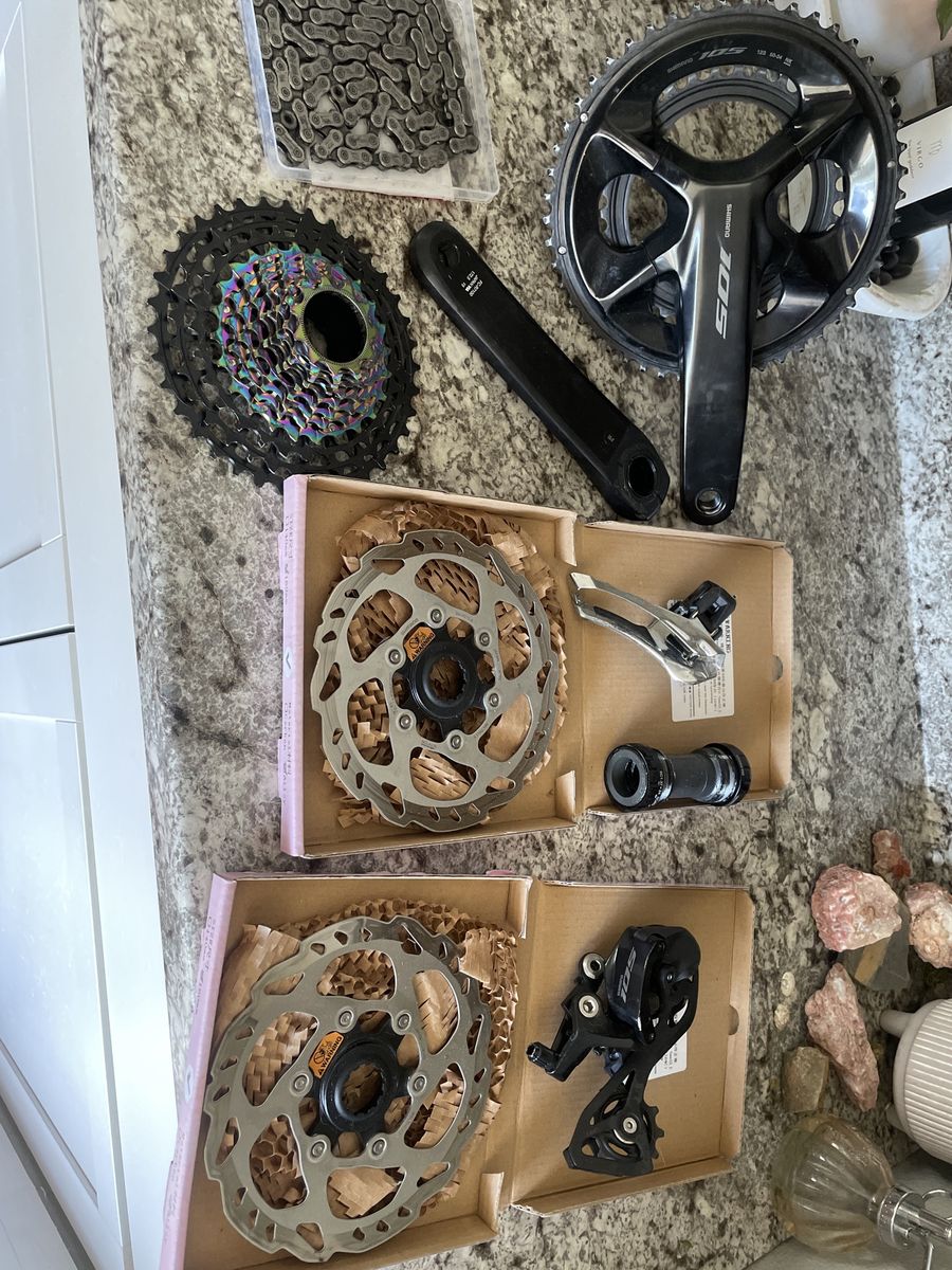 Shimano 105, 12s drivetrain 