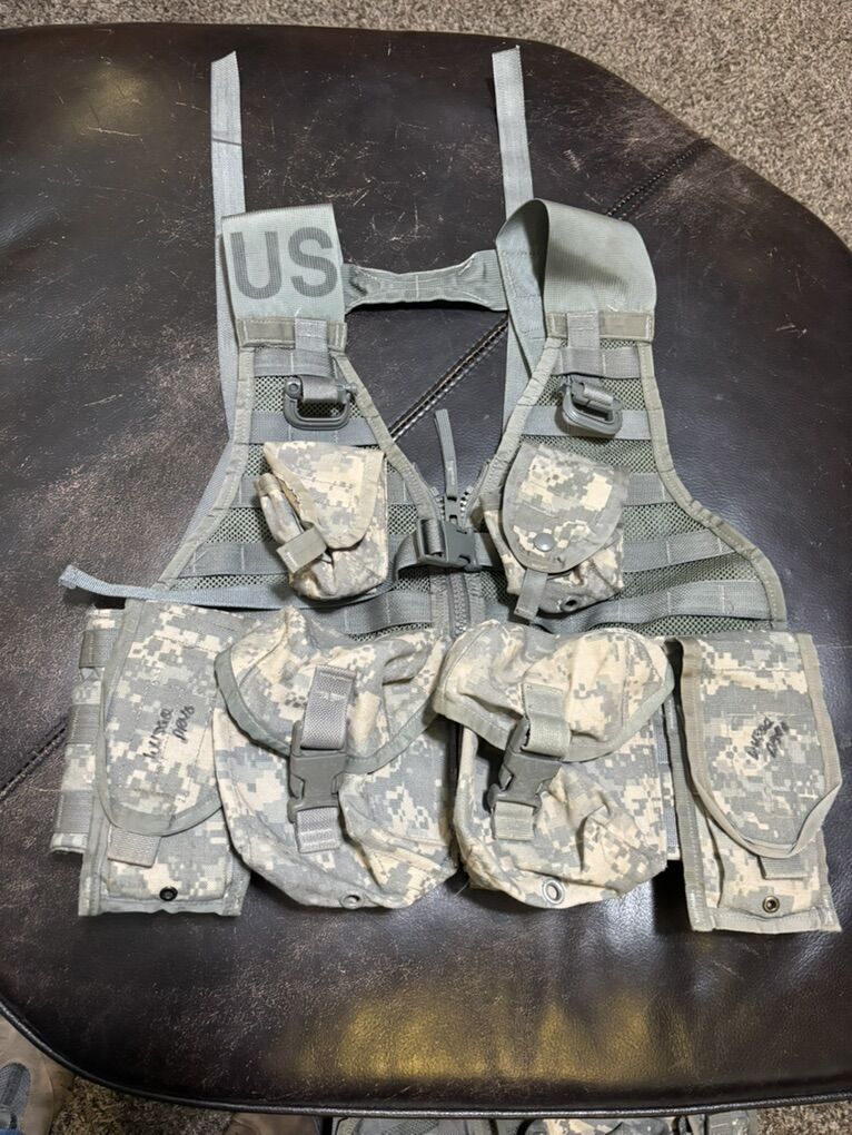 Hunting, Fishing, & Hiking Vest With Six Pouches