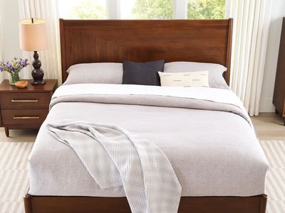 Northridge Marina Del Rey King Platform Bed 1752624 #102197