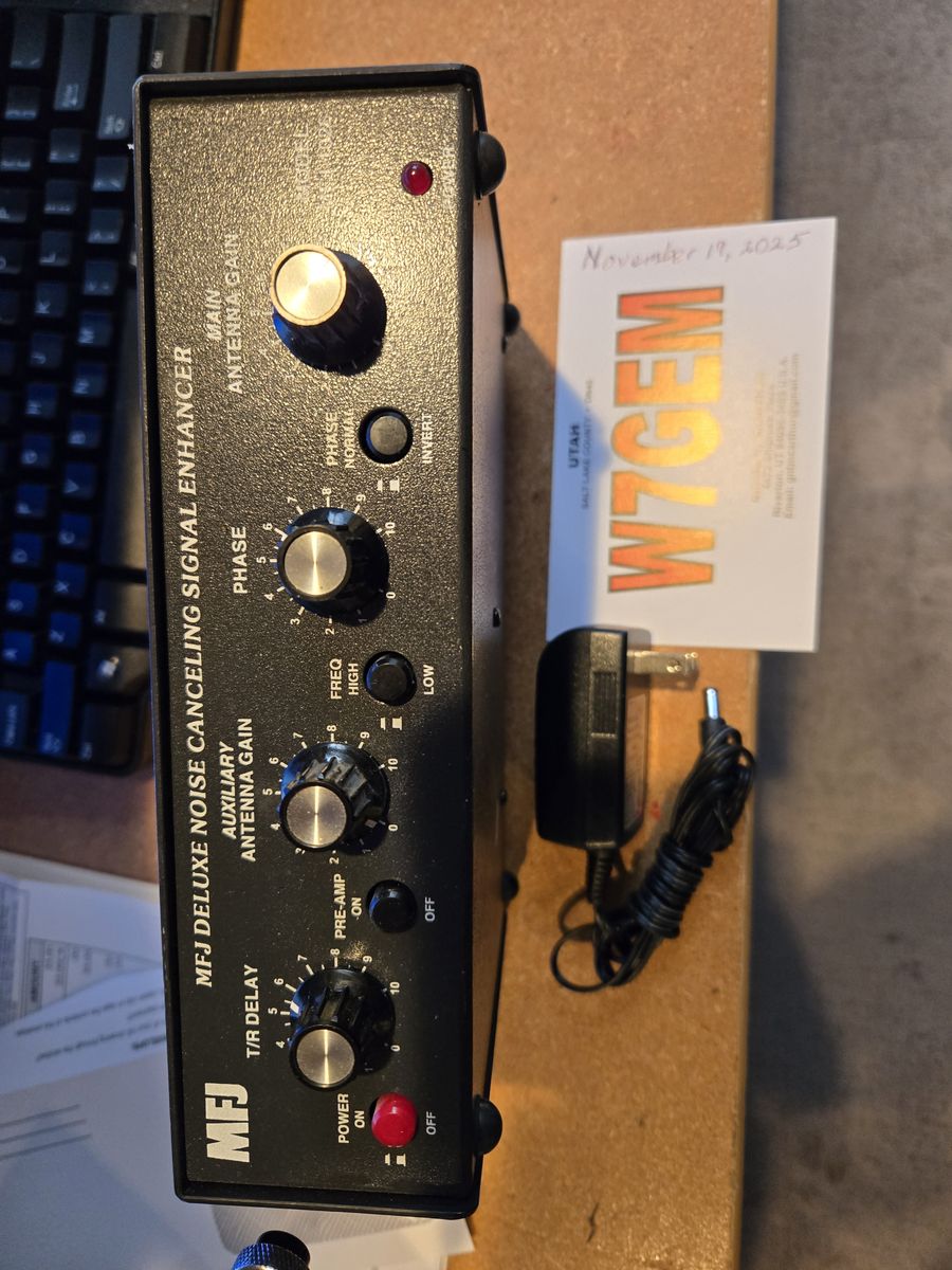 MFJ Deluxe noise cancelling signal enhancer  Model MFJ-1026
