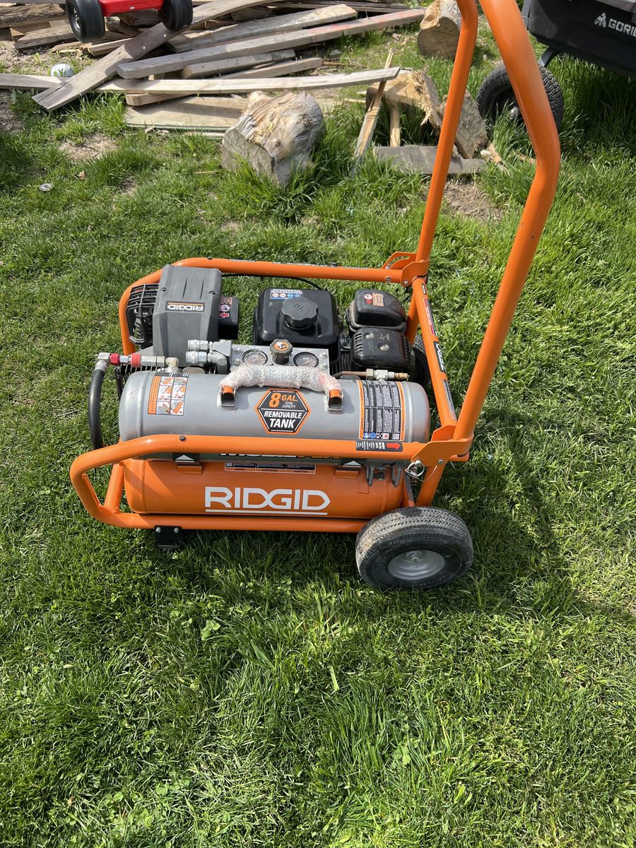 Rigid Zero Gravity 8Gal Air Compressor