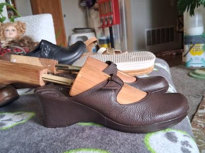 Brown leather Dockers mule shoes sz8