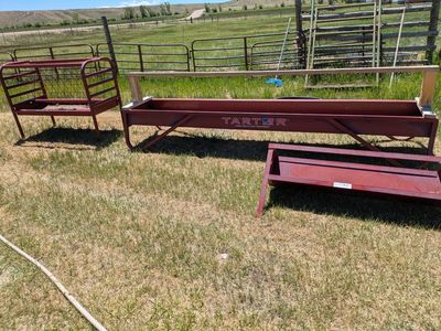 Hay and grain feeders