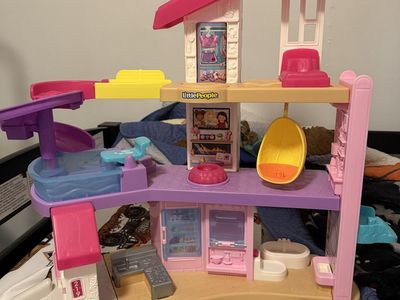 Little People Barbie Dreamhouse