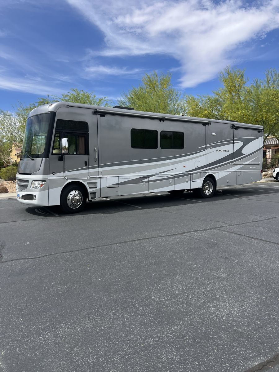 2014 Itasca 38Q SunCruiser Motorhome