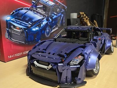KBox Nissan GT-R R35 1:10 Technic-Style Car – 2,389 Pieces – Built + Box