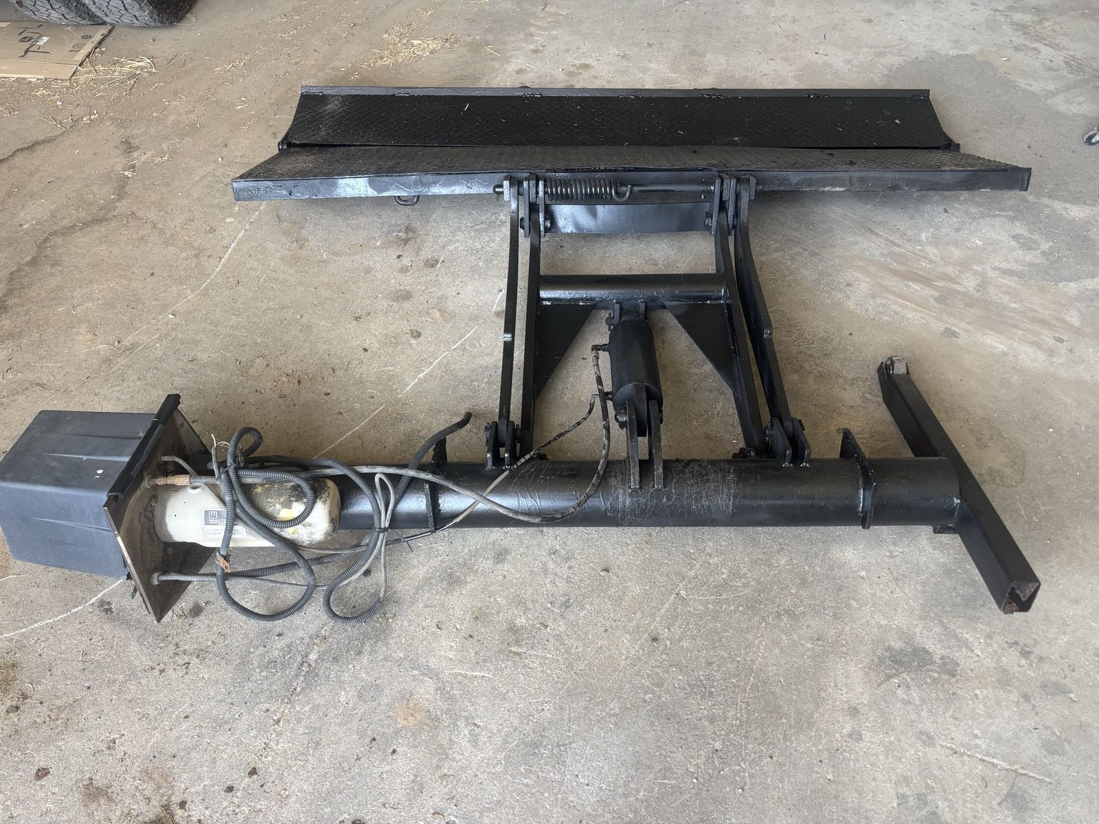 Waltco hydraulic lift