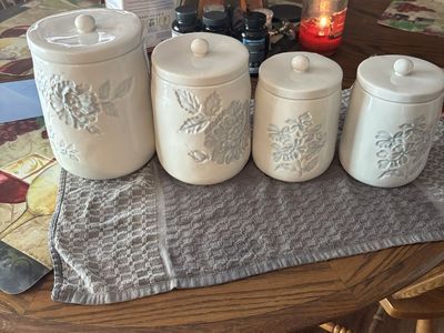Glass canister set 4 pc.