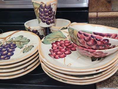 Grape Design Plates/Bowls/Mugs