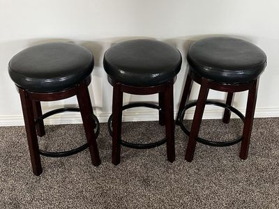 3 Swivel Bar Stools