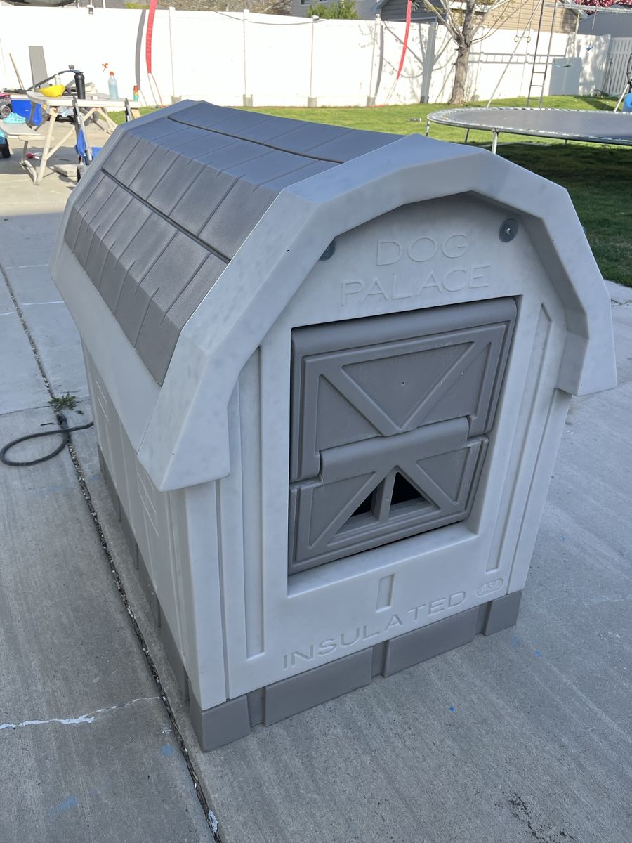 Insulated & Heated Dog Palace Dog House