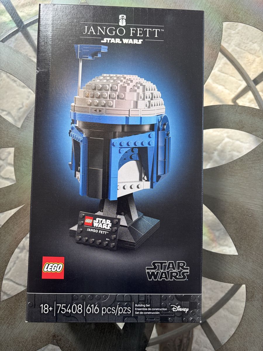 LEGO Star Wars Jango Fett Helmet Building Set 75408 - 616 Pieces, Age 18+