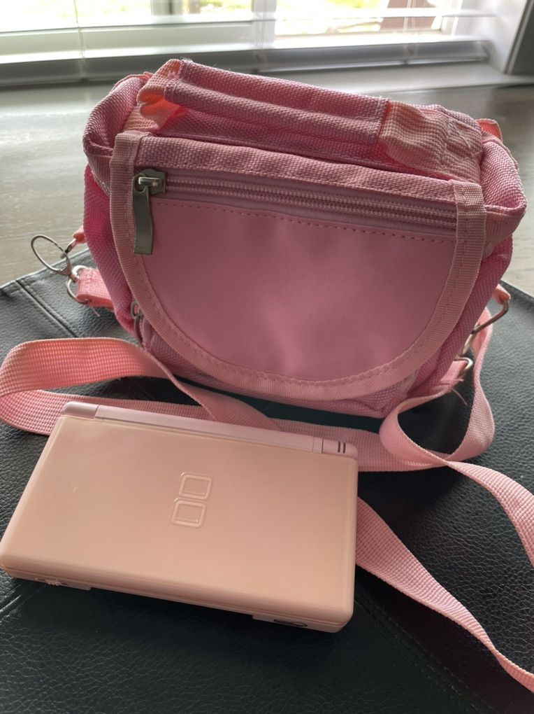 Nintendo DS Lite With Carrying Case