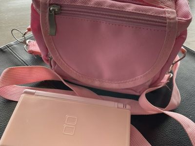 Nintendo DS Lite With Carrying Case