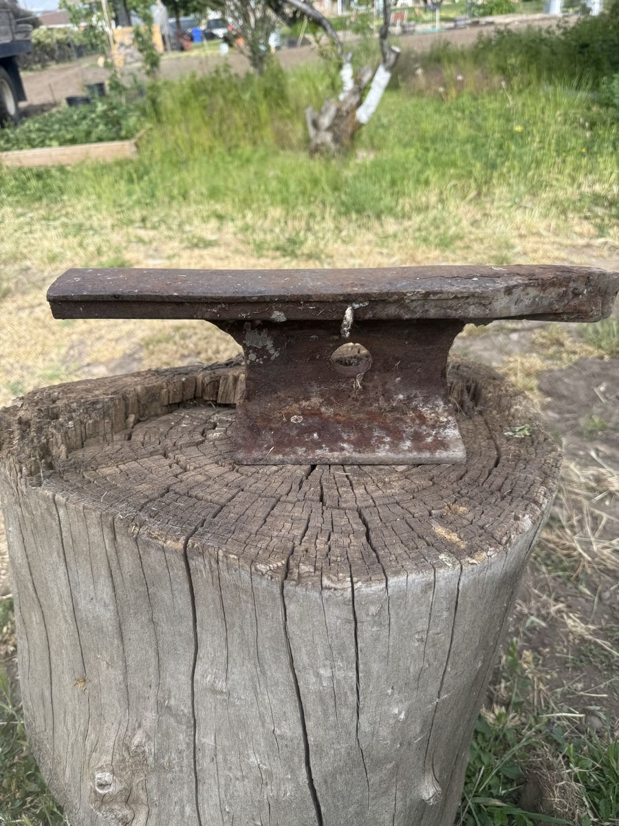 Anvil (railroad track?